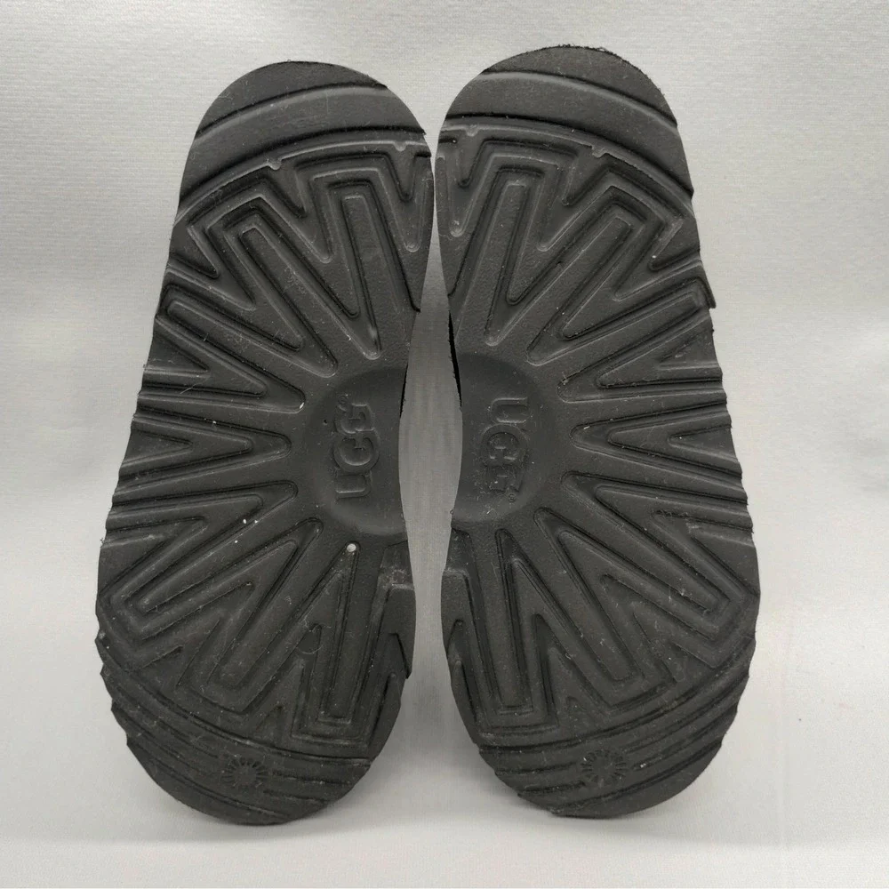 UGG Neumel Black Suede Lace Up Chukka Boots Kids Size 6 Ankle Casual Australia